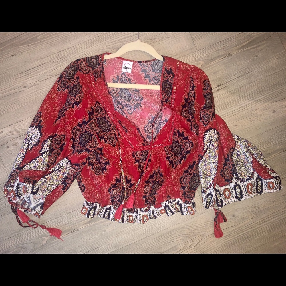 Selfie Leslie Boho cropped ruched top